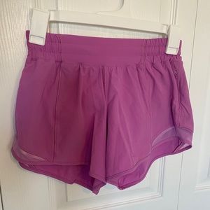 Discontinued lululemon Hotty Hot Low-Rised Lined Short 4” size 4 in Velvet dust.
